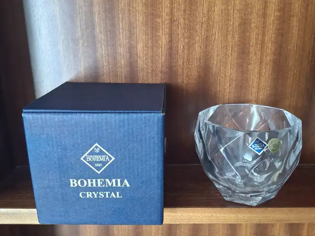 Bohemia κρυστάλλινη θήκη για κερί, Επαρχία Λευκωσίας — Αγλαντζιά