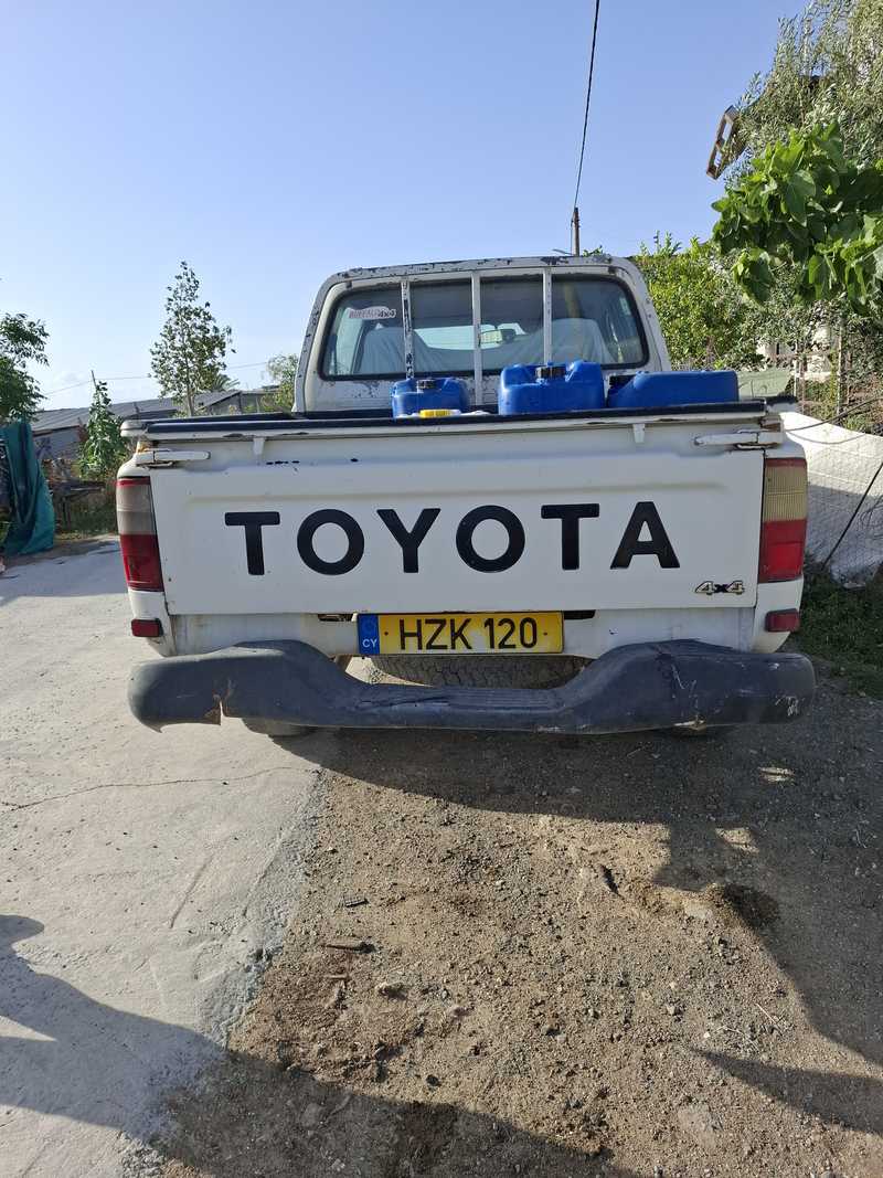 2002 Toyota Hilux 2,8L 2002 Cyprus