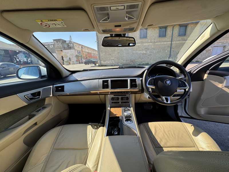 2014 Jaguar XJ 2,2L 2014 Cyprus