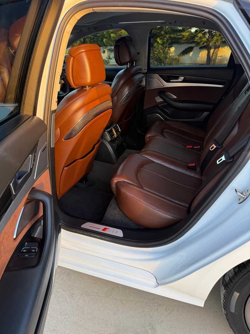 2014 Audi S8 4,0L 2014 Cyprus