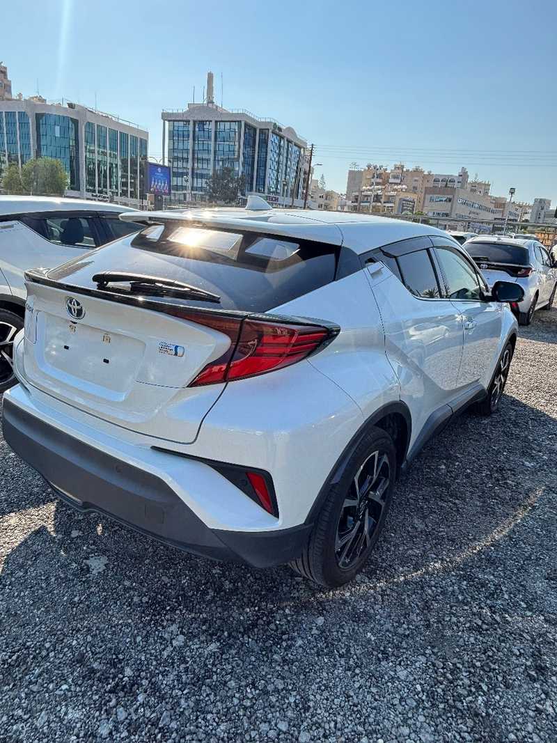 2021 Toyota C-HR 1,8L 2021 Cyprus