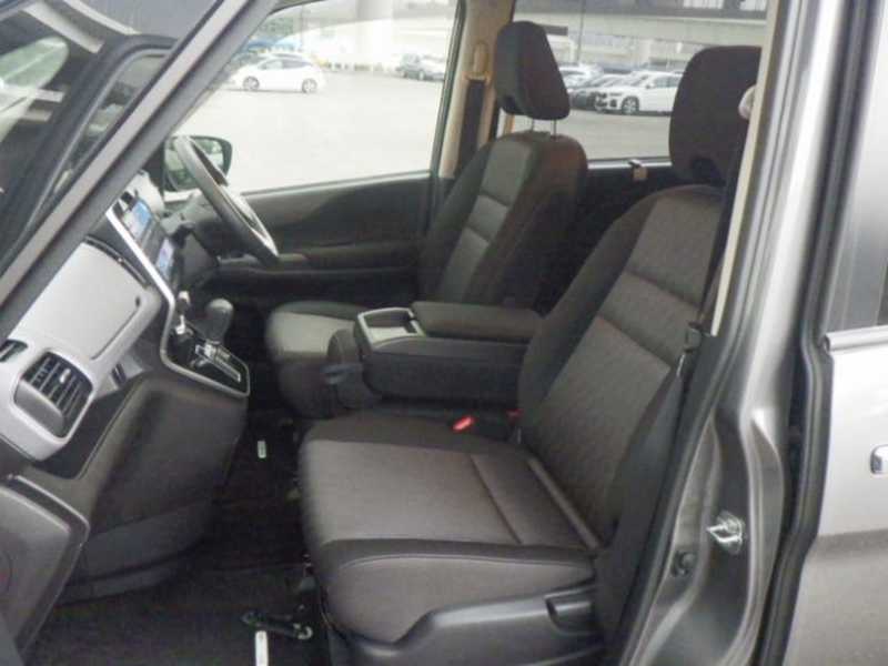 2022 Nissan Serena 2,0L 2022 Cyprus