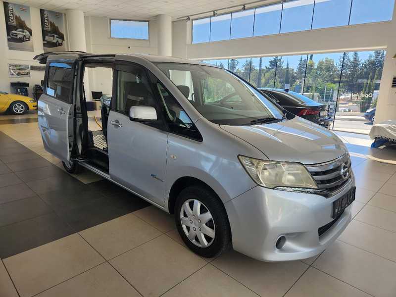 2014 Nissan Serena 2,0L 2014 Cyprus