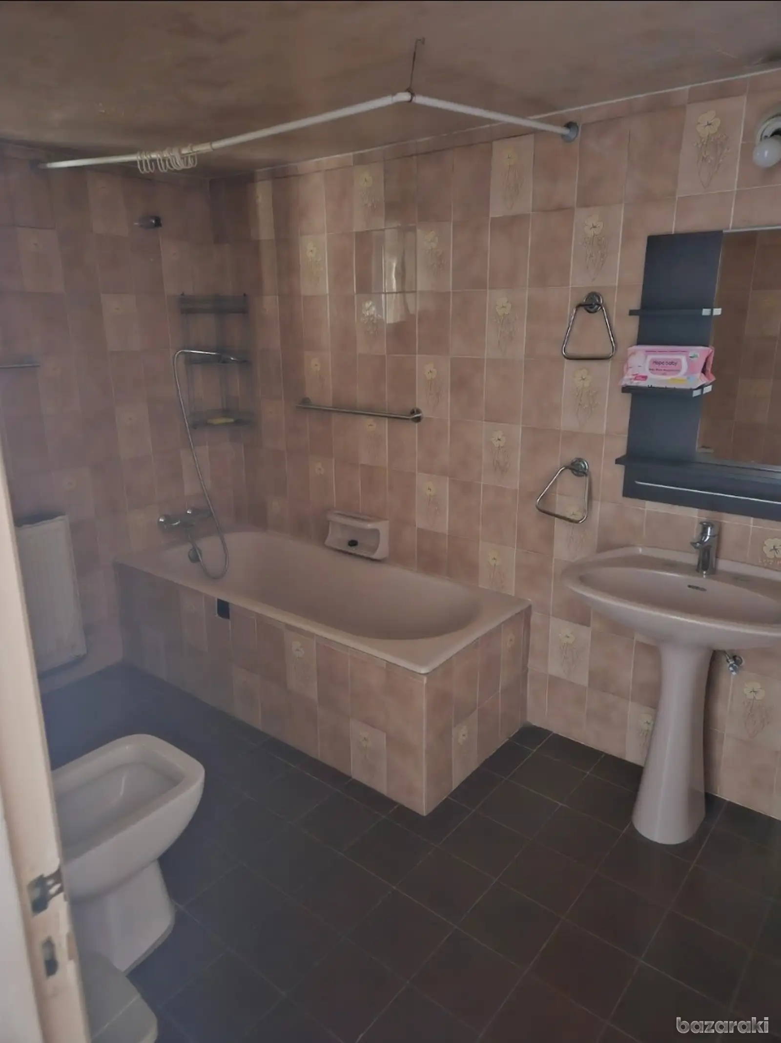 House, 3 bedrooms — 9