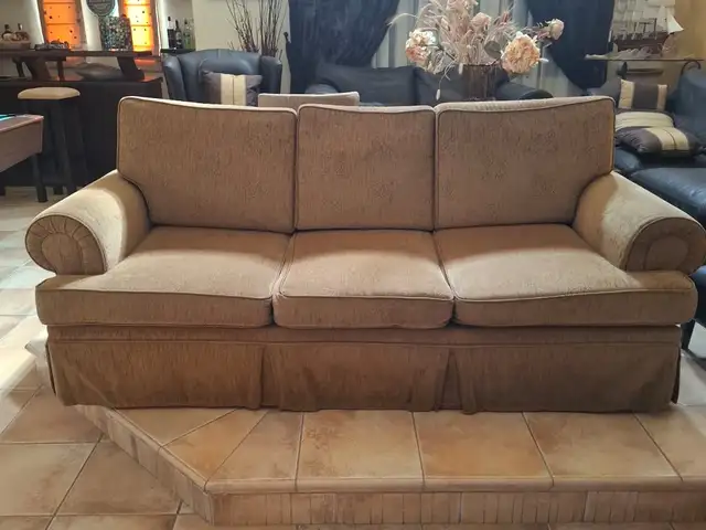 3 seater sofa, Επαρχία Λευκωσίας — Αγία Βαρβάρα Λευκωσίας