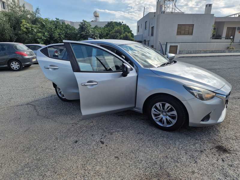 2017 Mazda Demio 1,3L 2017 Cyprus