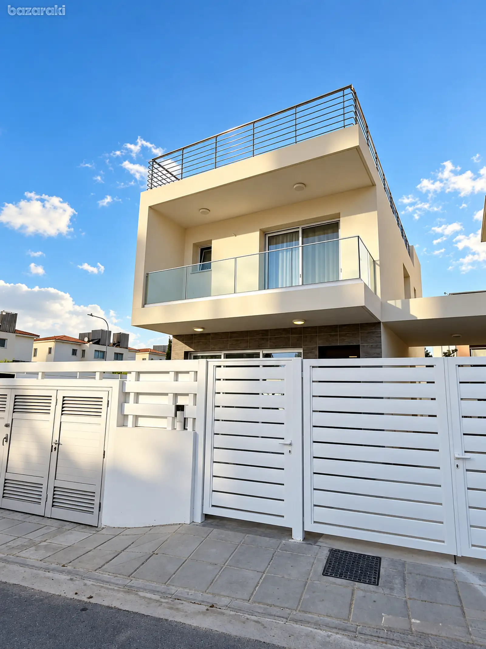 House, 3 bedrooms — 8