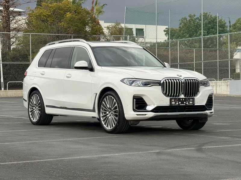 BMW X7 3,0L 2021