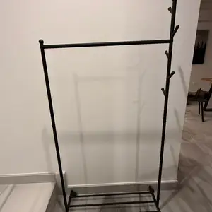 Clothes rail, Επαρχία Πάφου — Έμπα