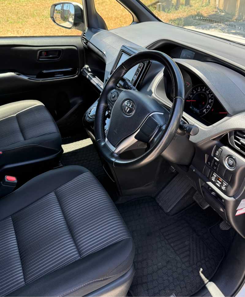 2021 Toyota Voxy 2,0L 2021 Cyprus