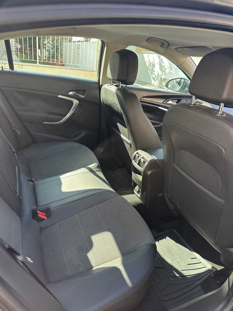 2012 Opel, Vauxhall Insignia 2,0L 2012 Cyprus