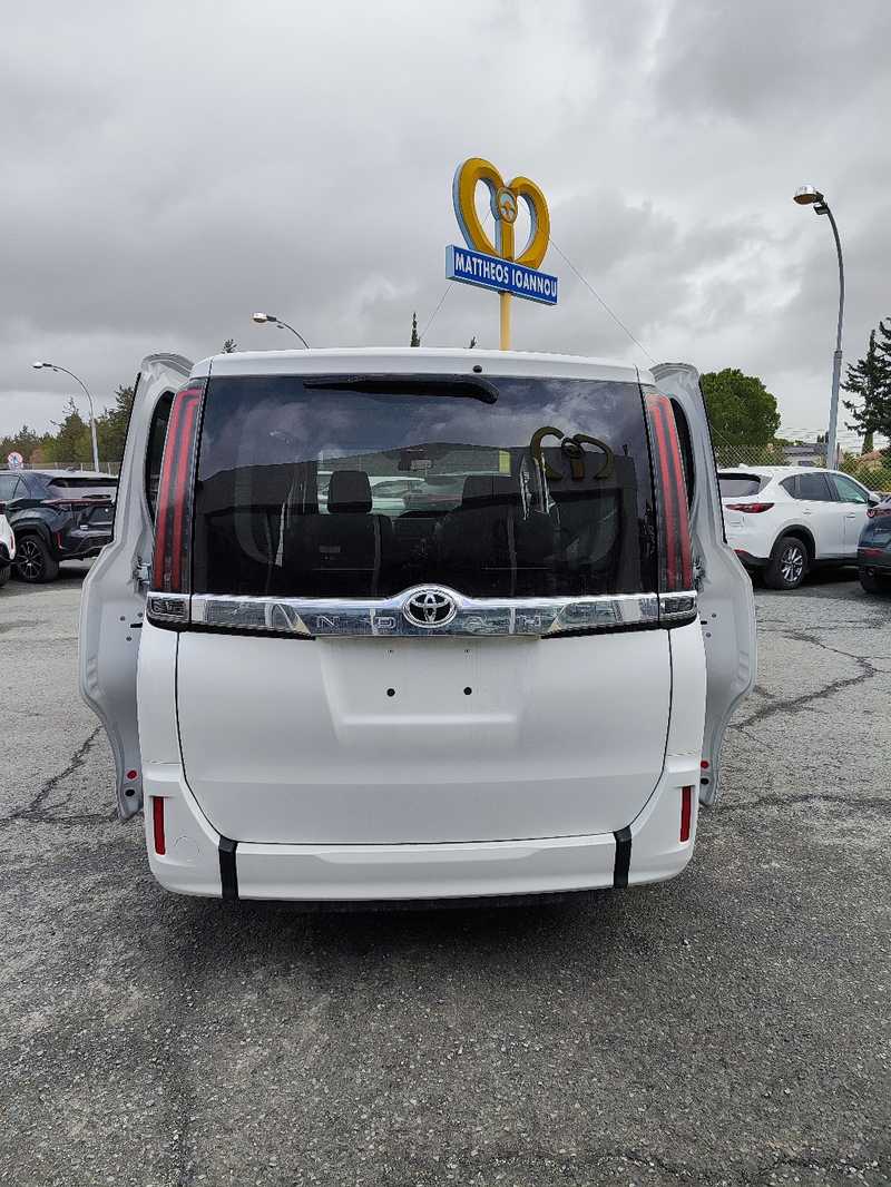 2020 Toyota Noah 2,0L 2020 Cyprus