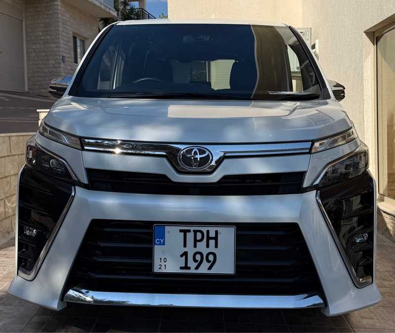 2021 Toyota Voxy 2,0L 2021 Cyprus