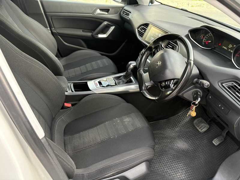 2017 Peugeot 308 1,6L 2017 Cyprus