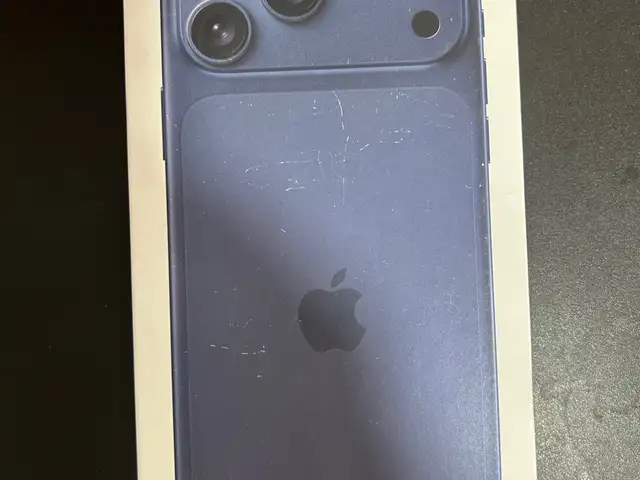 Iphone 17 pro max, Nicosia — Dali