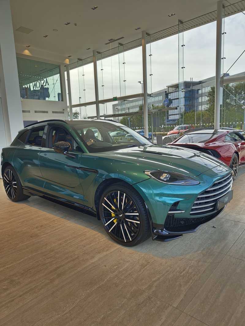 Aston Martin DBX 4,0L 2025