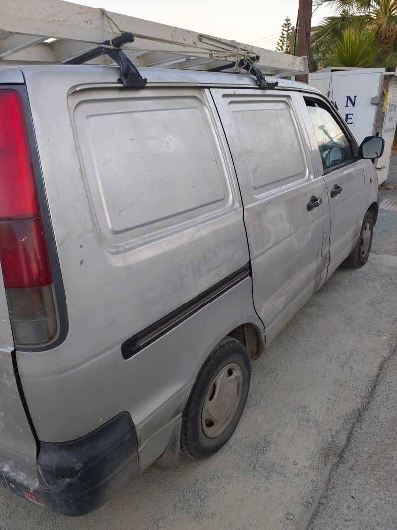 2001 Toyota Van 2,2L 2001 Cyprus