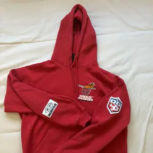 Grenzgaenger red lbb essentials hoodie, Nicosia — Dali