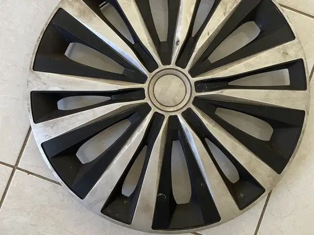 Wheel cover, Επαρχία Λάρνακας — Λάρνακα - Φοινικούδες