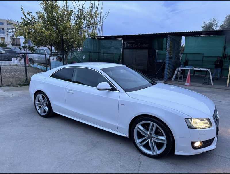 2009 Audi A5 2,0L 2009 Cyprus