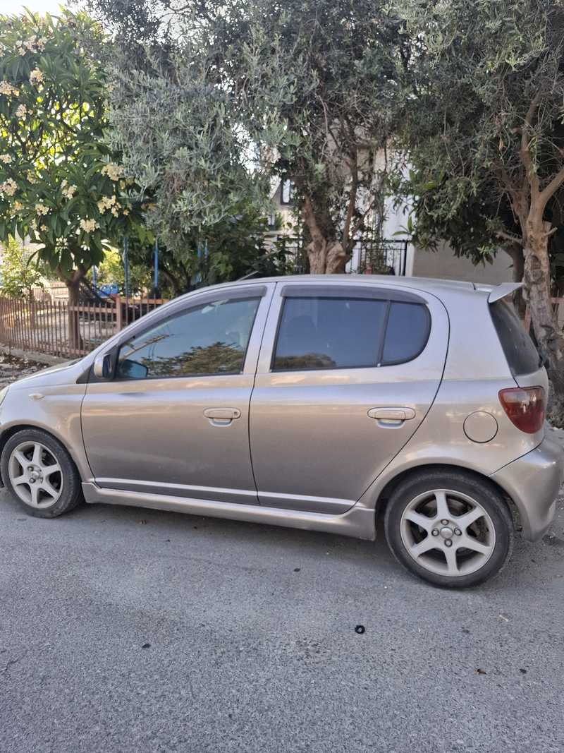 2001 Toyota Vitz 1,5L 2001 Cyprus