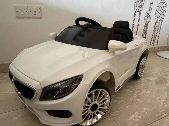 Kids electric ride-on car - white, Επαρχία Λεμεσού — Λεμεσός - Μέσα Γειτονιά