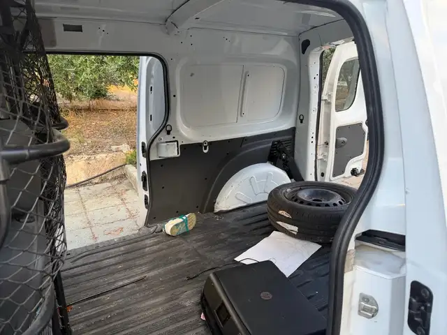 Renault Kangoo Electric 2019, Paphos — Tombs Of the Kings - 8