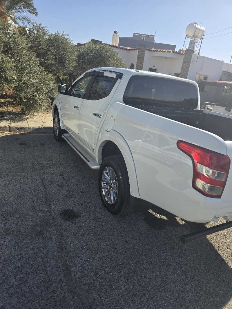 2017 Mitsubishi L200 2,4L 2017 Cyprus