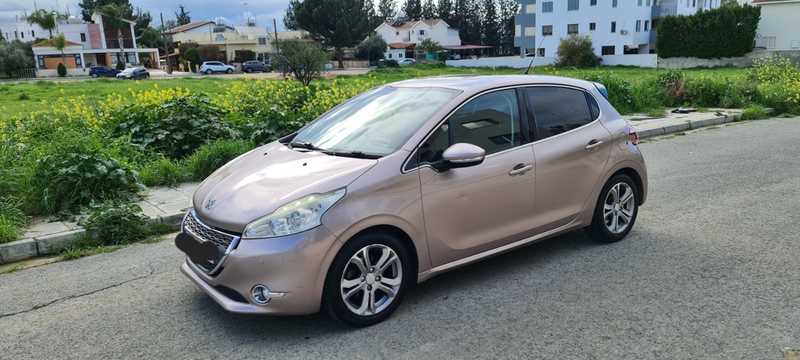 Peugeot 208 1,4L 2012