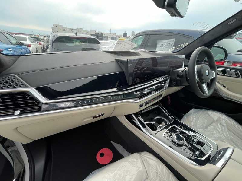 2025 BMW X7 3,0L 2025 Cyprus