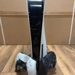 PS5 DISK EDITION WITH 2 CONTROLLERS, Larnaca — Kiti