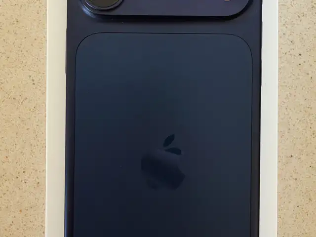 Iphone 17 pro deep blue, Nicosia — Nicosia - Kaimakli
