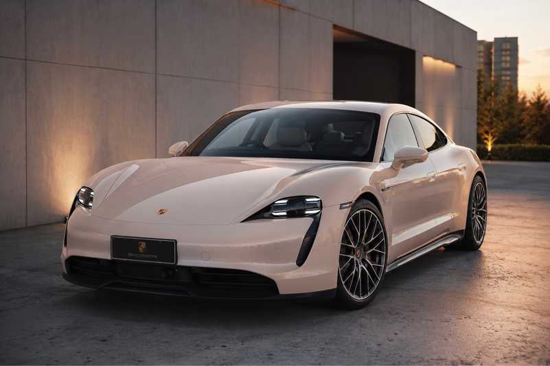 Porsche Taycan Electric 2022