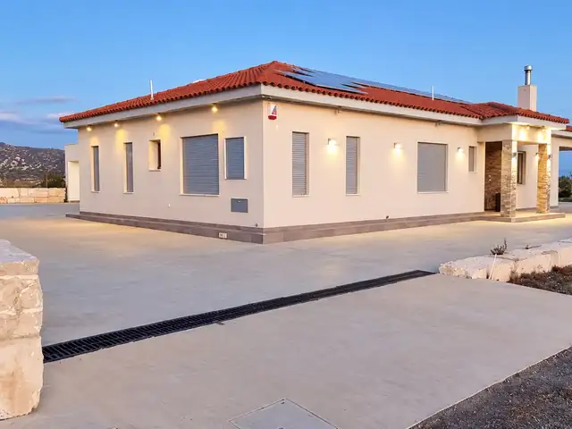 4-bedroom detached house to rent, Limassol — Moni