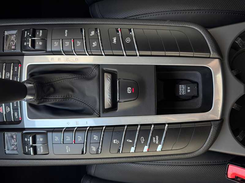 2021 Porsche Macan 2,0L 2021 Cyprus