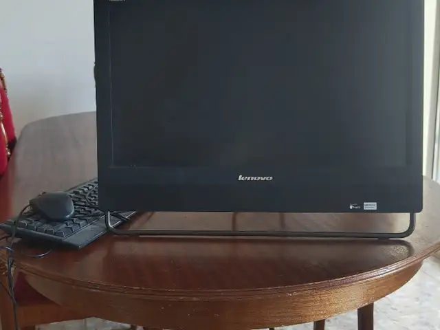 Lenovo thinkcentre m93z pc, Limassol — Limassol - Mesa Geitonia