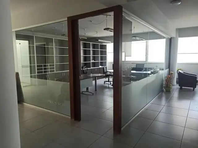 Spacious 200 m² office space with parking in tsiflikoudia, Limassol — Limassol - Tsiflikoudia