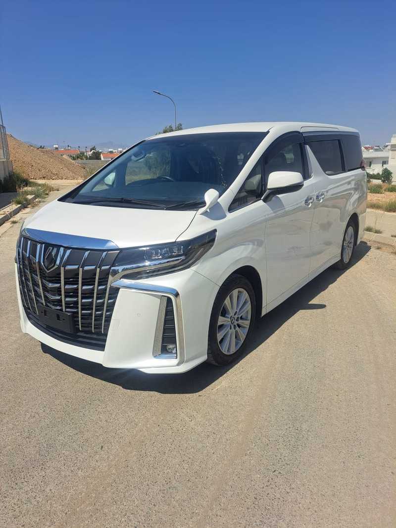 2020 Toyota Alphard 2,5L 2020 Cyprus