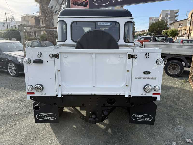 2015 Land Rover Defender 2,2L 2015 Cyprus
