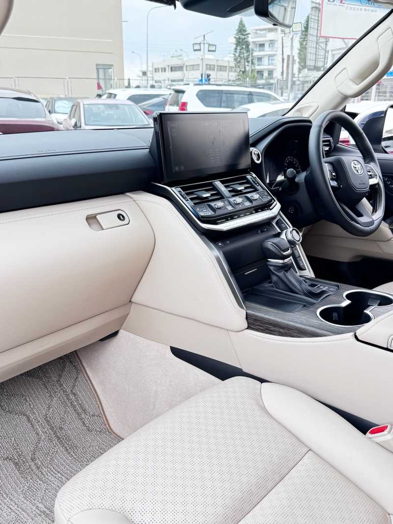 2024 Toyota Land Cruiser 300 3,3L 2024 Cyprus