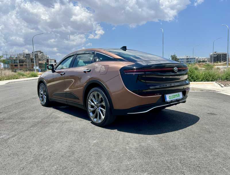 2023 Toyota Crown 2,5L 2023 Cyprus