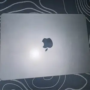 Macbook air 13 in m4 broken screen, Nicosia — Latsia - Agios Georgios