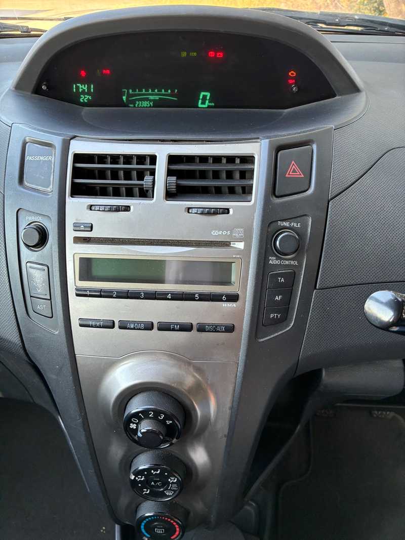 2010 Toyota Yaris 1,3L 2010 Cyprus