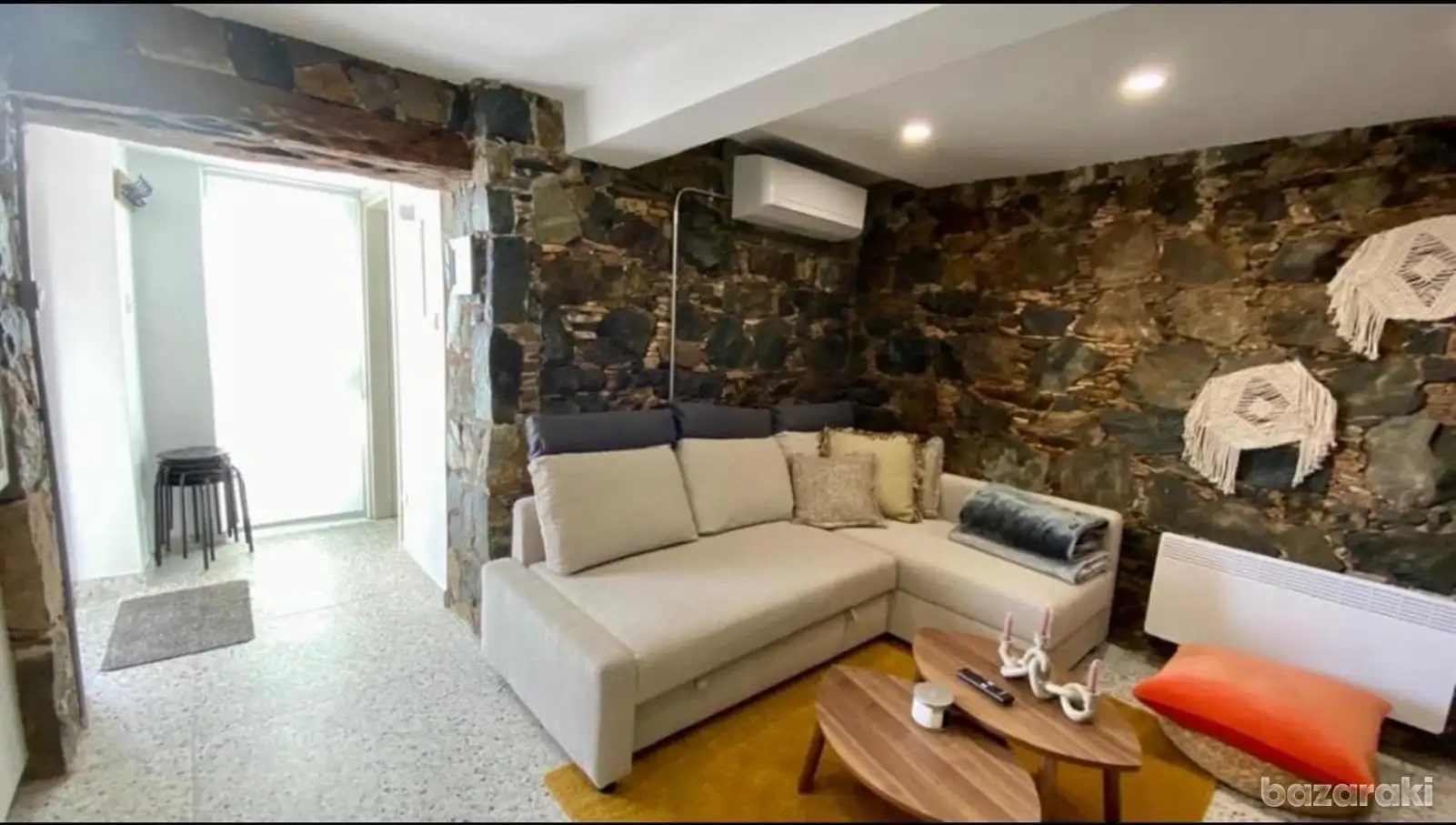House, 2 bedrooms — 16