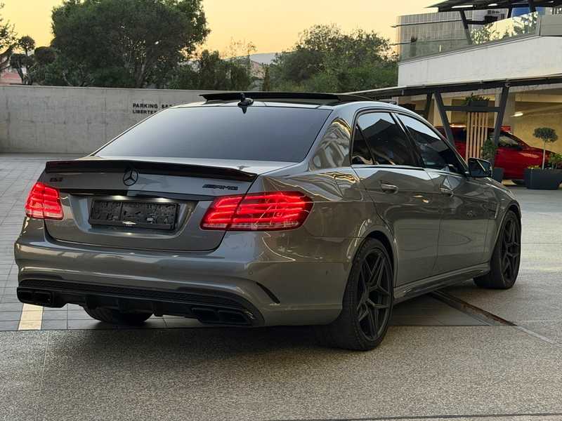 2014 Mercedes-Benz E-Class 5,5L 2014 Cyprus