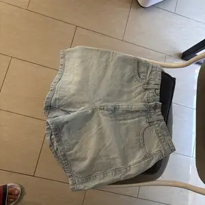 Zara denim shorts size 34, Limassol — Limassol - Agios Nicolaos