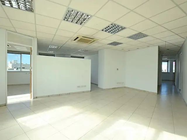 1st floor office space for rent in central location in paralimni, Famagusta — Paralimni - 2