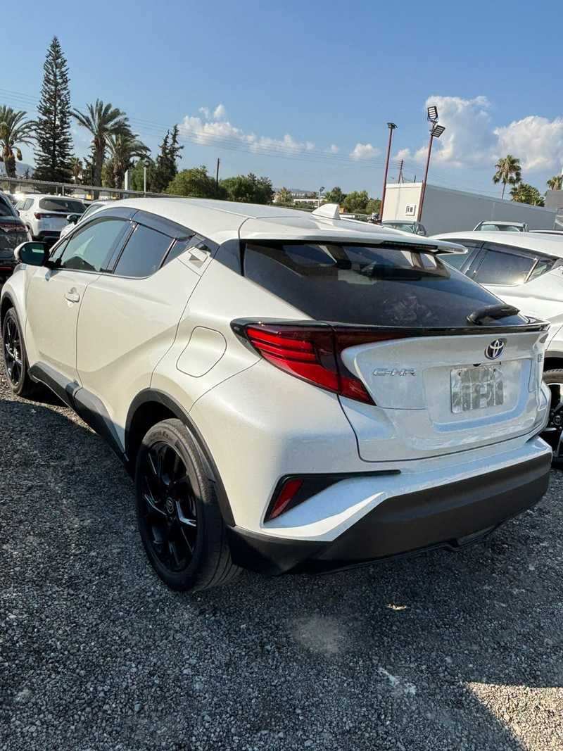 2022 Toyota C-HR 1,8L 2022 Cyprus