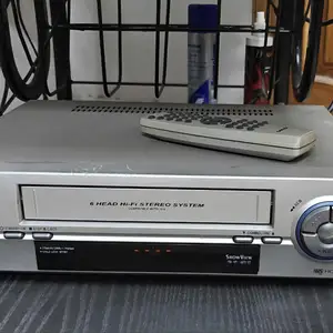 Vintage daewoo st862p 6-head hi-fi stereo vhs video cassette recorder in silver., Nicosia — Egkomi - Makedonitissa