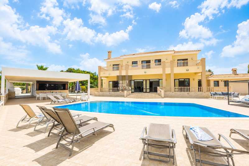 7-bedroom detached house for sale
